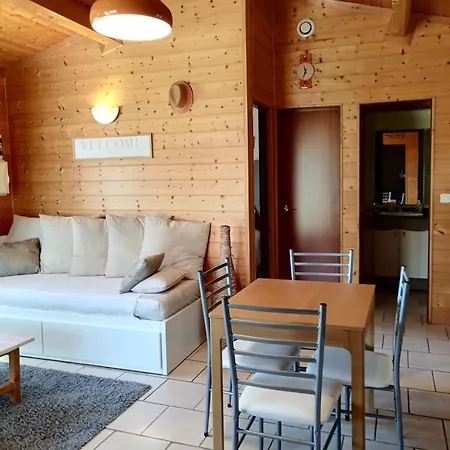 לינה וארוחת בוקר La Petite Maison De Noemie Gras