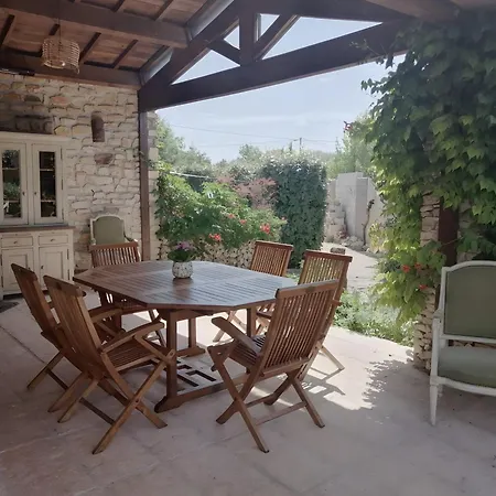 La Petite Maison De Noemie לינה וארוחת בוקר Gras