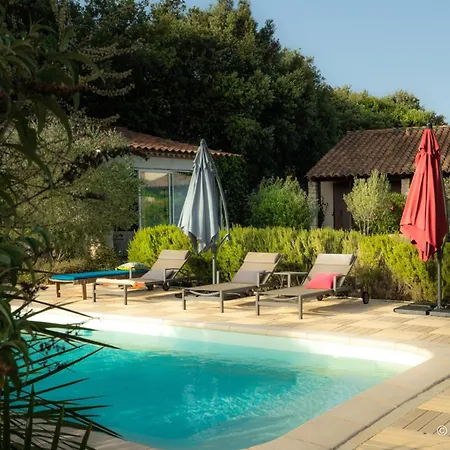 La Petite Maison De Noemie לינה וארוחת בוקר Gras